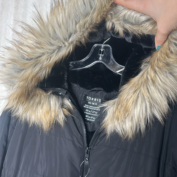 🆕 TORRID Nylon Fur Trim Fit And Flare Puffer SIZE 5X $199 - Picture 8 of 12